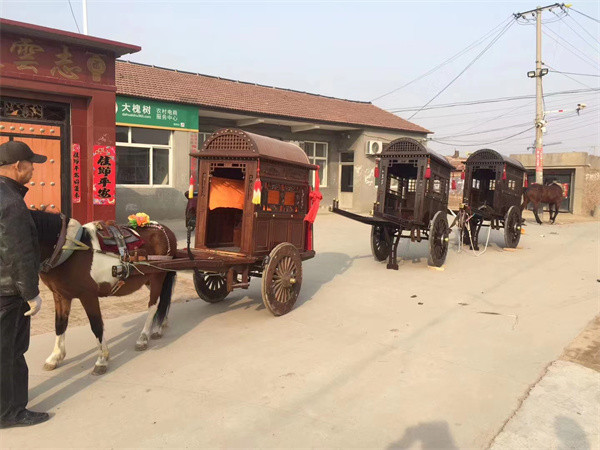 中式仿古婚慶馬車-驍騰馬車來制造